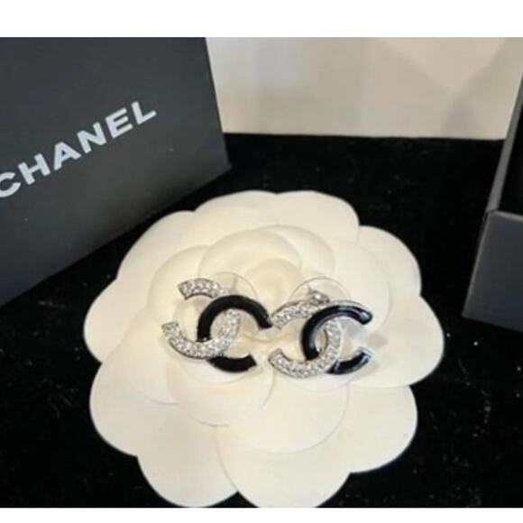 Chanel Silver & Black Crystal CC Stud Earrings Fall/Winter 2023 (CCXX035) - Picture 3 of 6